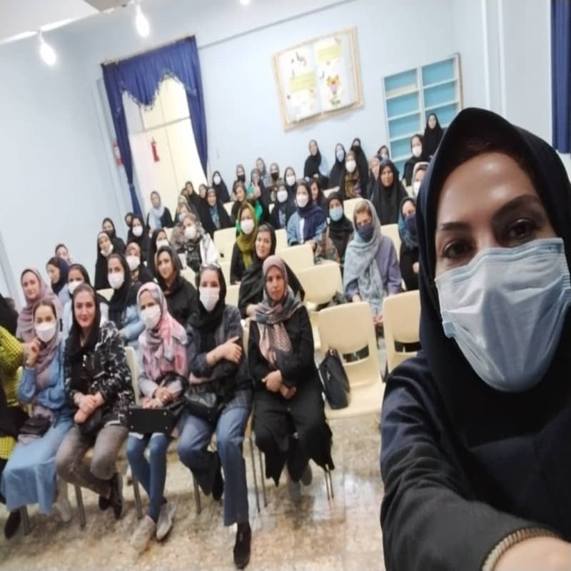 جلسه ی برگزار شده آموزشی خانواده با اولیای گرامی
